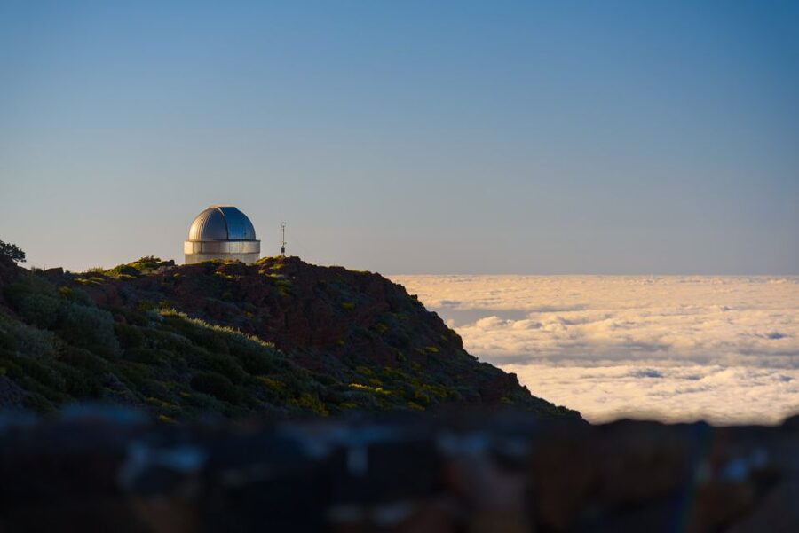 La Palma: Guided Trekking Tour to El Roque de los Muchachos - Getting to Mirador de los Muchachos by air-conditioned coach
