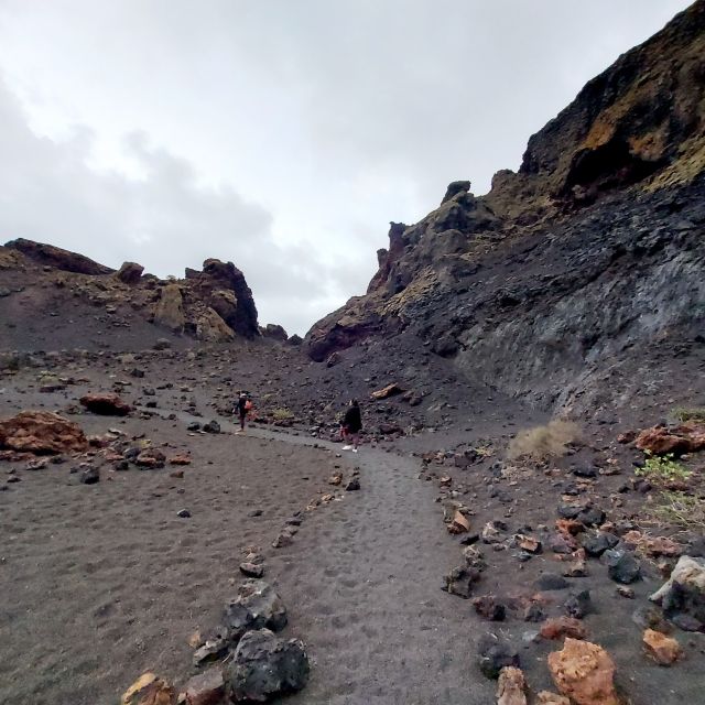 Lanzarote: Timanfaya Natural Park Trekking Tour - Who this trek suits best (and who should skip it)