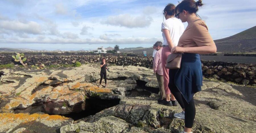 Lanzarote: Timanfaya Natural Park Trekking Tour - Timanfaya Natural Park on foot: what makes this trek work