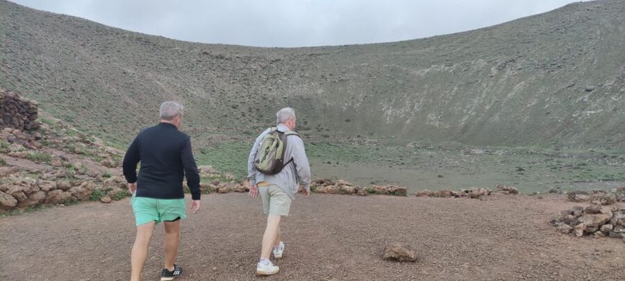 Lanzarote: Timanfaya Natural Park Trekking Tour - The mid-tour Canarian tasting: wine, mojo, and a much-needed reset
