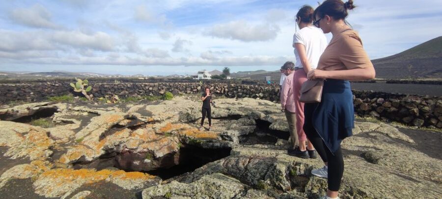 Lanzarote: Timanfaya Natural Park Trekking Tour - Where you start (and how to avoid the first-stumble)