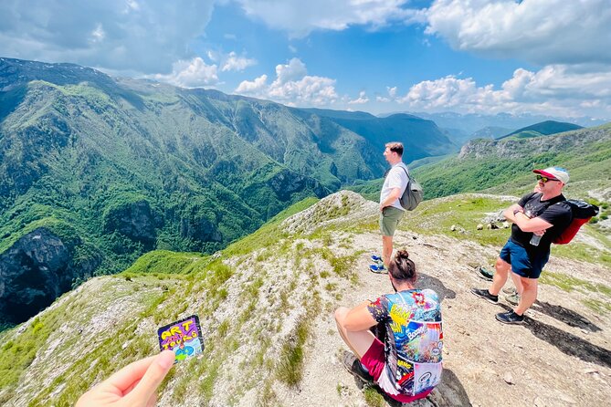 LUKOMIR VILLAGE HIKE & TREK TOUR (nature, hike, food & panorama) - The hike to Lukomir via Studeni Potok (about 3 hours)