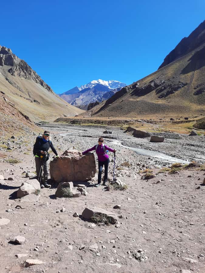 Mendoza: Mt. Aconcagua Confluencia Camp Trekking - The food stop: snacks plus a box lunch picnic-style at altitude