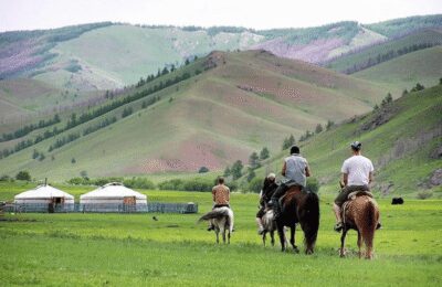 MONGOLIAN NOMADS: 2-Day Horse Trekking & Cow Milking Tour - Meet the family and learn the real rhythm