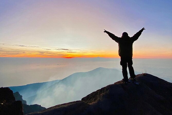 Mount Agung Sunrise Trekking Tour - Sunrise on the Summit Around 6am: Why the Timing Matters