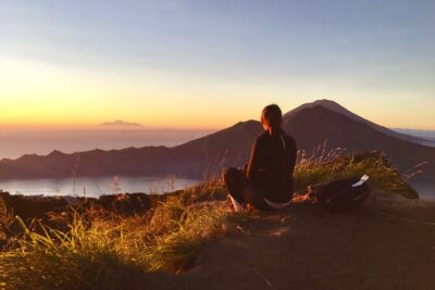 Mount Batur Sunrise Trekking and Natural Hot Spring Tour - Reaching the Summit: Sunrise Timing, Steam Vents, and Photo Stops