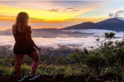 Mount Batur Sunrise Trekking With Guide & Breakfast - Sunrise on the crater rim: the moment you wake up for
