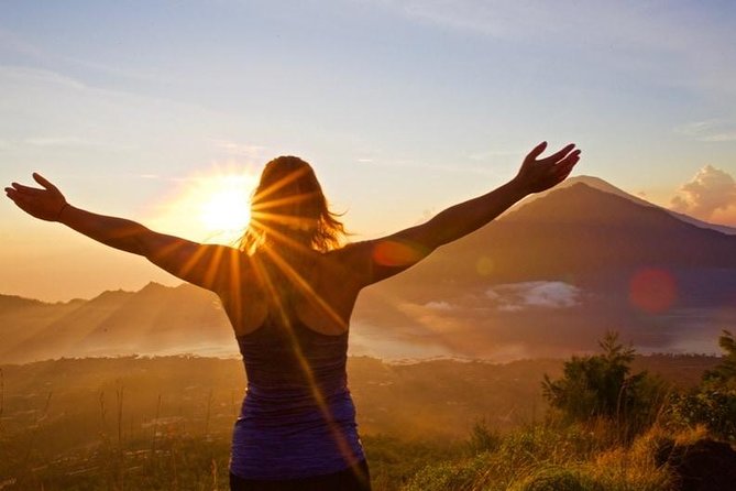 Mount Batur Sunrise Trekking - The volcano scenery: Danau Batur and why the views feel real