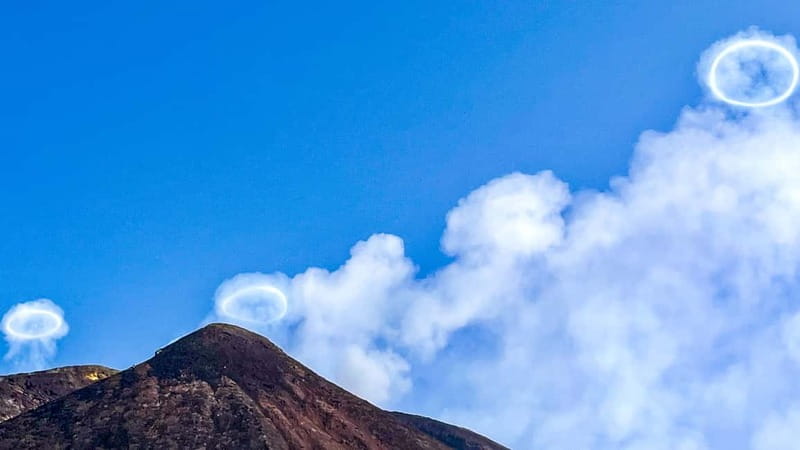 Mount Etna: Trek to 3000m with cable car and 4x4 - What gear you get (and what you still must bring)