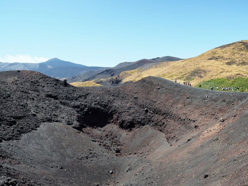 Mount Etna: Trek to the Craters of The 2002 Eruption - Mount Etna’s 2002 Eruption Trail: what makes it special