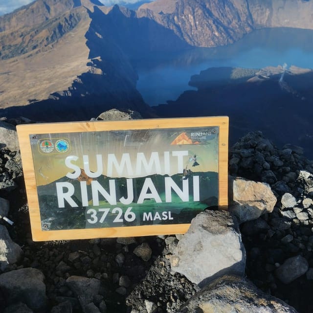 Mount Rinjani: 2-day 1-night Guided Summit Trek with Meals - Guide and porter team: names you might see and why it matters
