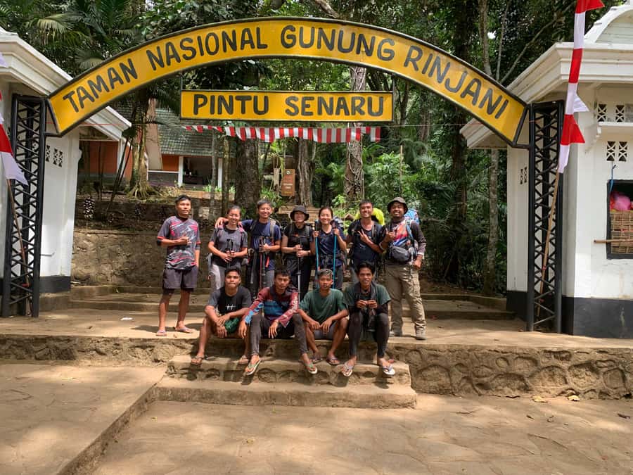 Mount Rinjani 2-Day Trek to Senaru Crater Rim - Porter Team and Meals: The Value You’re Actually Paying For