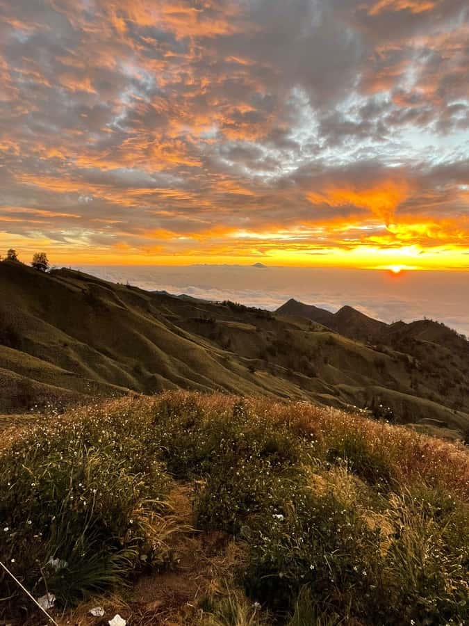 Mount Rinjani: 2D-1N Trekking Summit Sunrise Point Join Tour - What It’s Like to Camp by the Crater Rim