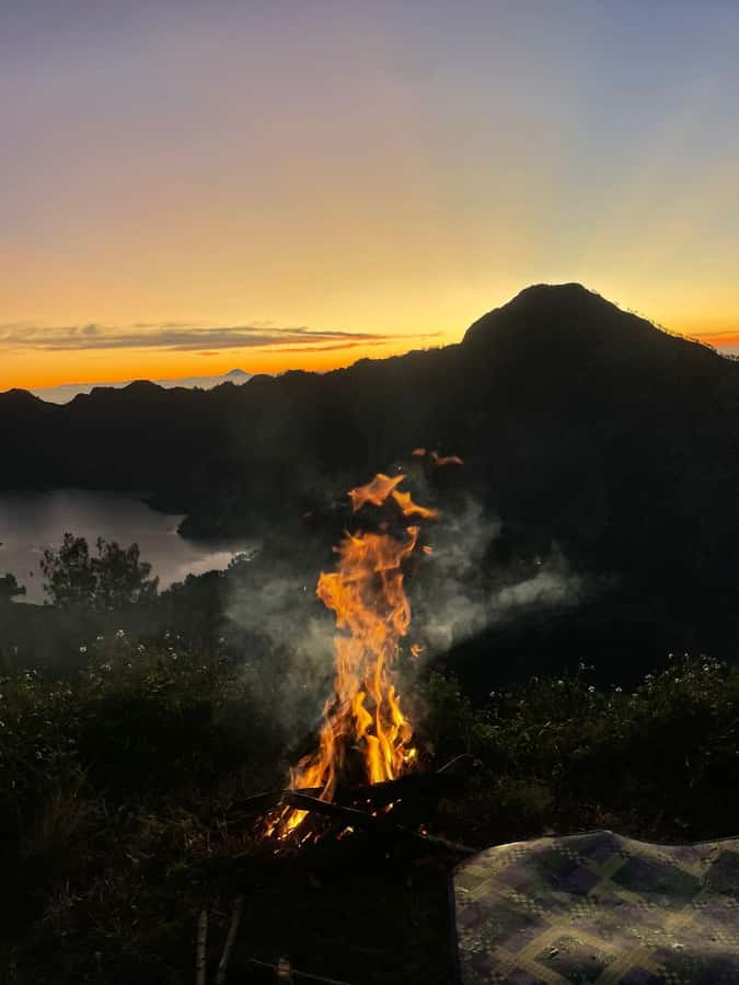 Mount Rinjani: 2D-1N Trekking Summit Sunrise Point Join Tour - Route Overview: Senaru Transfers, Sembalun Start, and the Crater Rim Goal