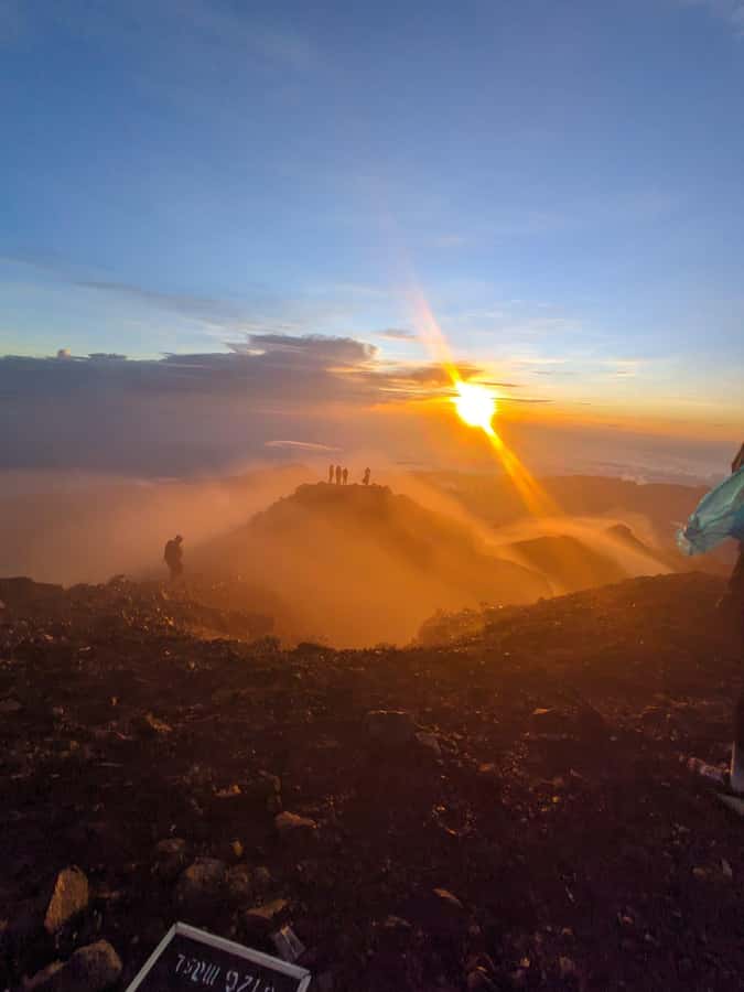 Mount Rinjani: 2D/1N Trekking To Sembalun Or Senaru Views - Day 2: the 3am summit climb to 3,726 m and sunrise over the 4 Gili Islands