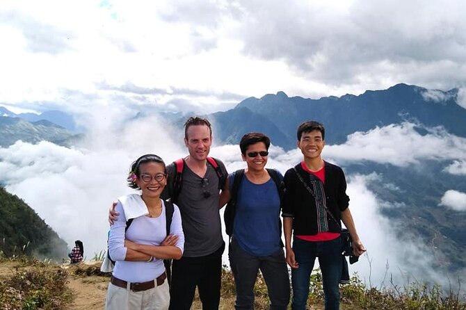 Mountain views and villages trek – 1 Day - Guide experience: English that actually helps