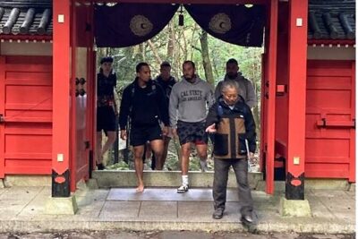Mt. Inunaki Trekking and Goma Prayer Experience in Osaka - Meeting at Izumisano Station: the simple start near Osaka