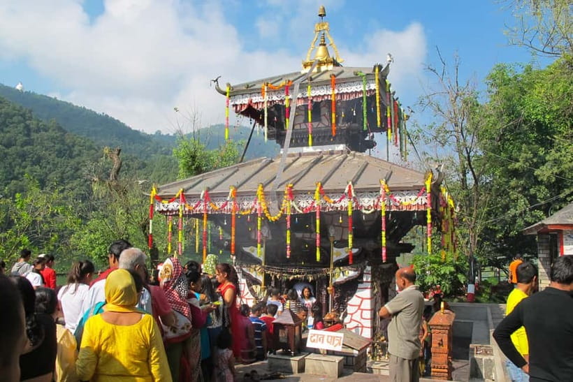 Pokhara: 1-Day World Peace Pagoda and Lord Shiva Statue Trek - What to pack (and what to avoid)