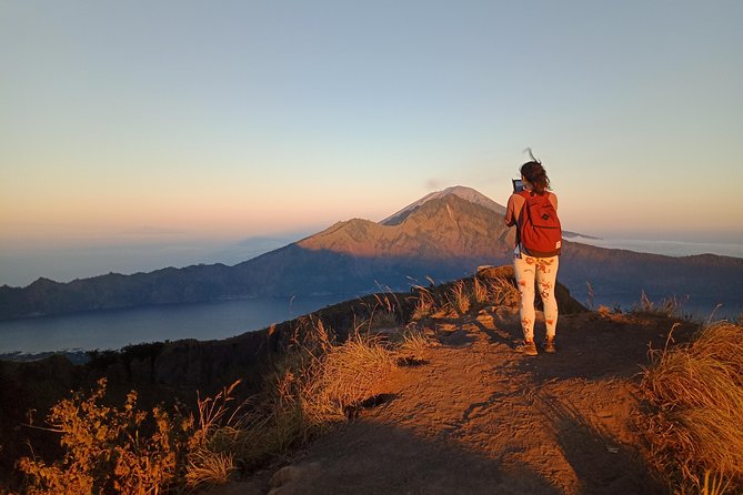 Private Mount Batur Sunset Trekking - All inclusive tour - Volcanic steam cooking: bananas and eggs at the vents