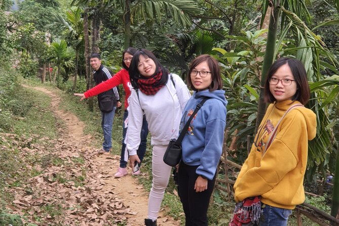 Pu Luong 2-Day Adventure: Trekking, Homestay & Local Culture - Day 2: Pho Doan market, Thai weaving craft, bamboo rafting, and water wheels