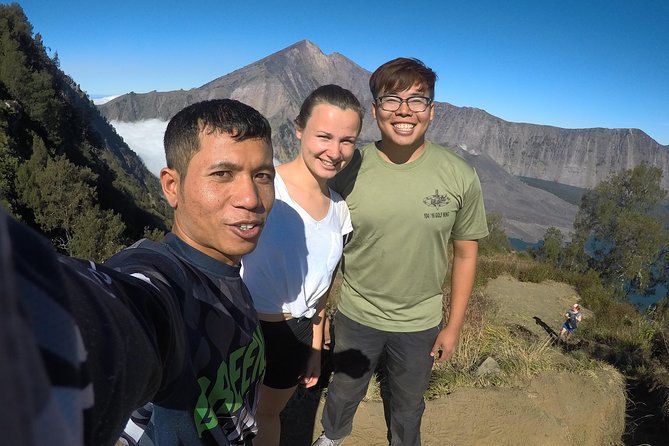 Rinjani Trekking 1 day Trek To the rim via senaru 2,642m - The 06:00 crater rim moment and why Segara Anak pulls you in