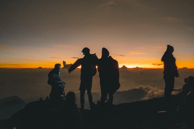 Rinjani Trekking 3D2N Summit - Full Trail - Included gear and the porter system: why it makes the hike more enjoyable