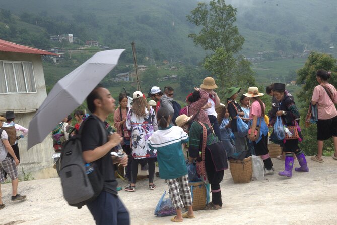 Sa Pa Full Day Trekking Tour - Stop 1: Y Linh Ho and the Muong Hoa terrace trail