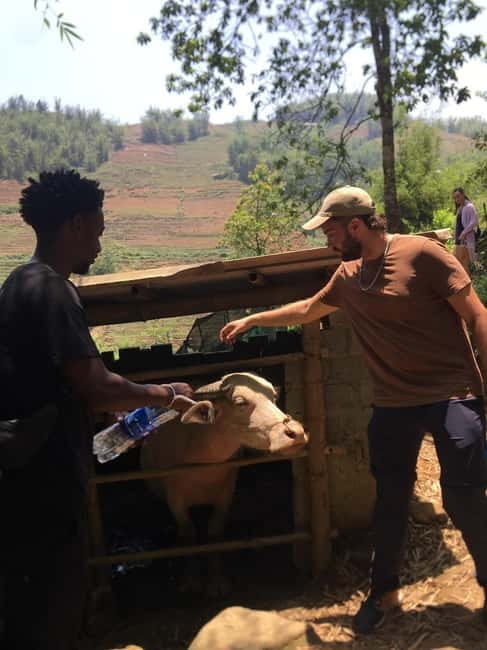 SAPA: 2-DAY 1-NIGHT TREKKING & CULTURE WITH HMONG GUIDE LINH - Day 2: Red Dao Traditions, Waterfalls, Bamboo Forest, and the Return