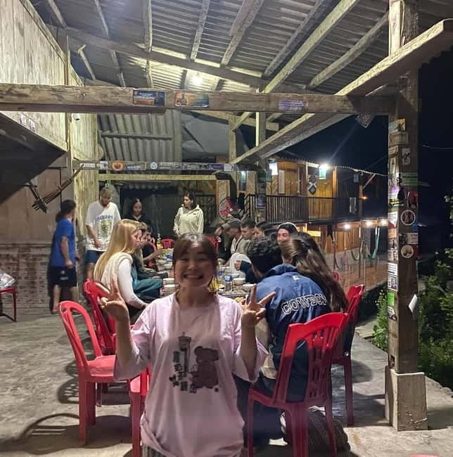 SAPA: 2-DAY 1-NIGHT TREKKING & CULTURE WITH HMONG GUIDE LINH - Guide Style and Group Dynamics: Linh, Lala, and the Family Network