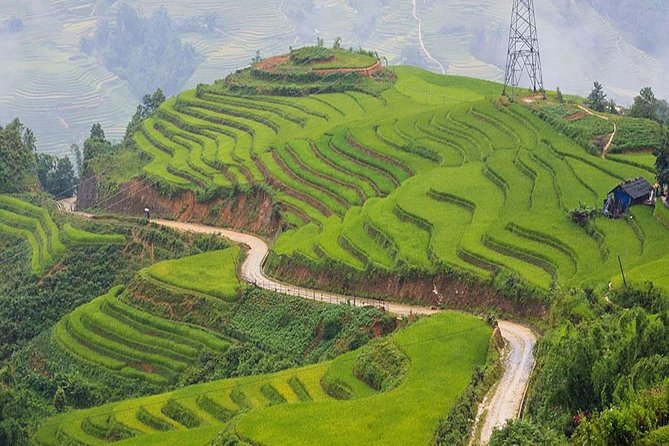 Sapa 3 Days 2 Nights Trekking Tour (1 Night In Ta Van Village, 1 Night In Hotel) - Day 2: Y Linh Ho Rice Terraces, Lunch With a Family, and Ta Van Sunset