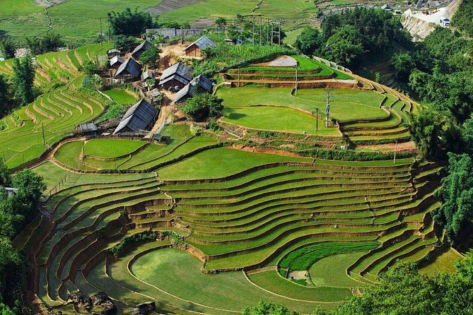 Sapa 3 Days 2 Nights Trekking Tour From Hanoi (2 Nights in Hotel) - Guides in Sapa: The Difference Between Photos and Understanding