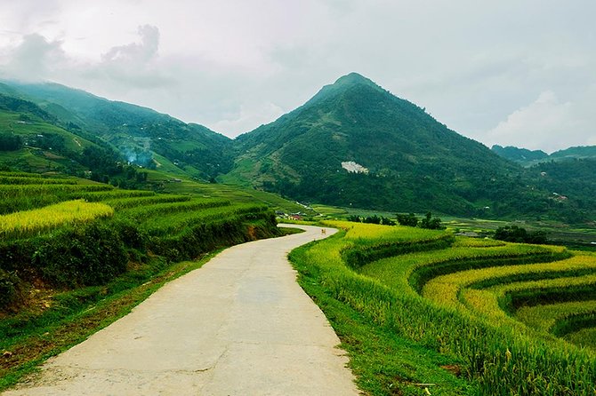 Sapa Easy Trekking Tour 1 Day - Rice Paddies and Cultures - Ta Phin’s cave: a well-known Sapa stop with atmosphere