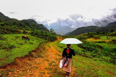 Sapa Easy Trekking Tour 1 Day - Rice Paddies and Cultures - Starting point at Sapa Church: getting set up for an easy morning