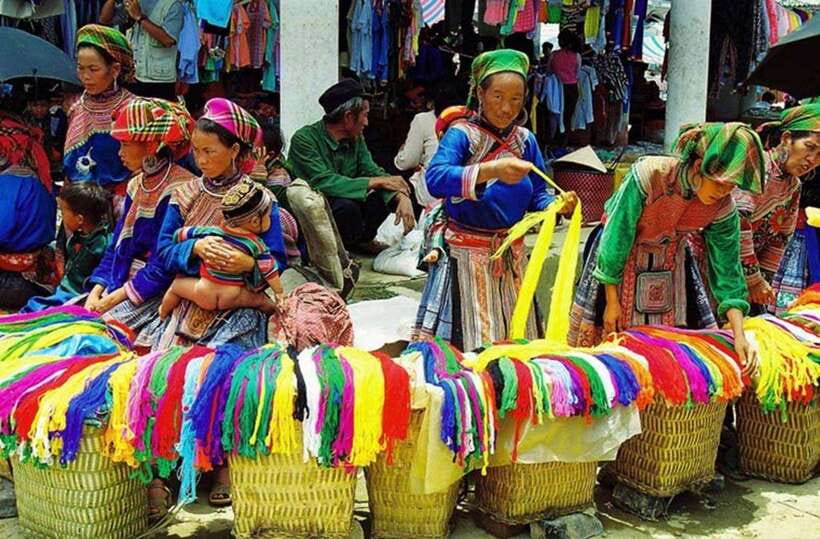 Sapa: Eco Adventure Terrace Fields and Local Villages Trek - Entering Sapa at 9:00 AM, Starting With a Fansipan View