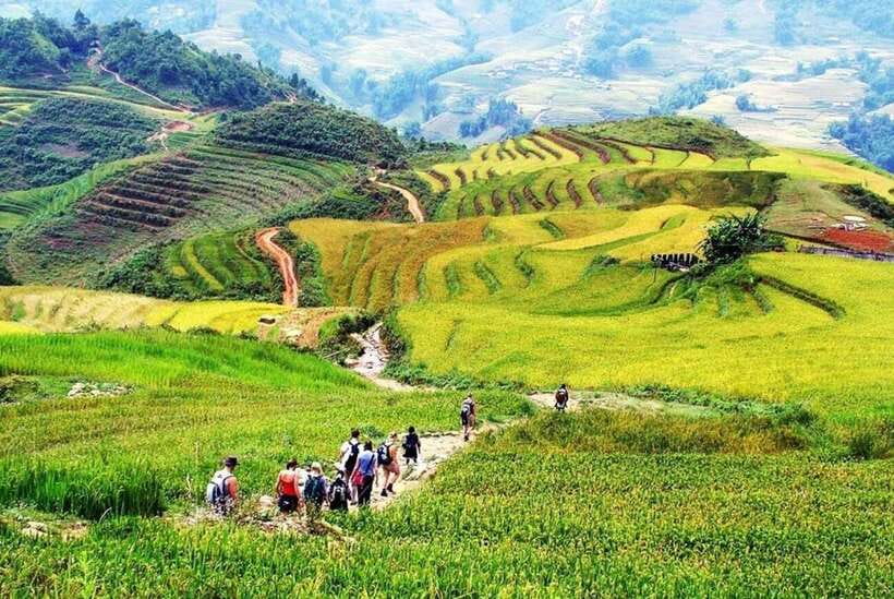 Sapa: Eco Adventure Terrace Fields and Local Villages Trek - Ta Van Village: Moving From Hmong to Dzay Culture