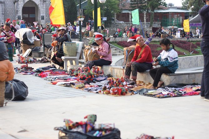 Sapa Hard Trekking villages 2D/1N: Homestay, Meals, English speaking guide - Ta Van homestay night: cooking with a Giay family and sharing dinner life
