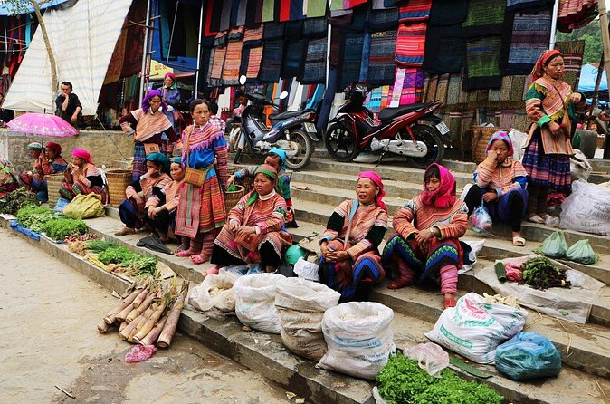 Sapa Hmong Family Trekking Adventures - Day 1: Lao Chai Trail Through Cat Cat to Y Linh Ho