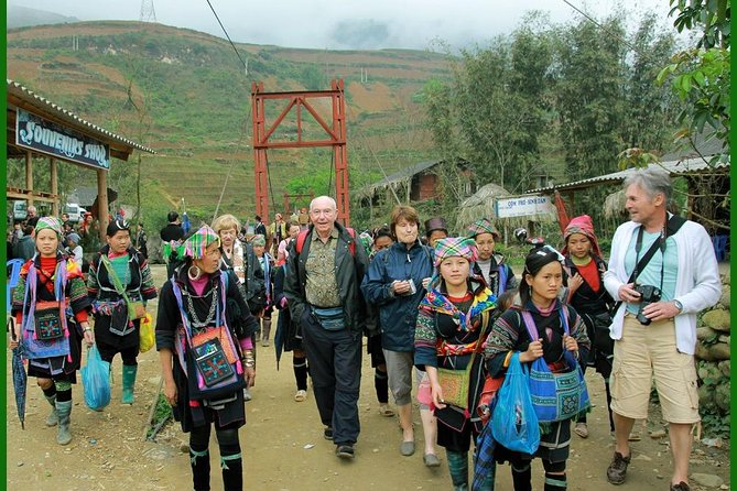 Sapa Private Trekking Through Rice Terraced Fields - 1Day - Lao Chai (Black Hmong village): learning through the walk