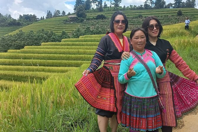 Sapa Trekking / Hiking through Sapa Valley with native Hmong - Picking the right guide: Sue, Mai, Miy, and the family network