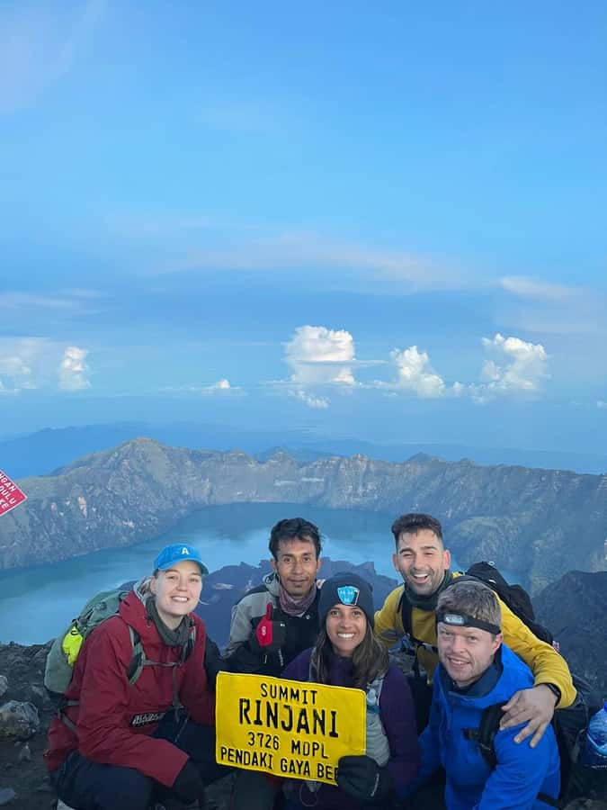 Sembalun/Senaru: Mt. Rinjani Summit 2-Day Trekking Tour - Porters, tents, and meals: this trek runs on teamwork