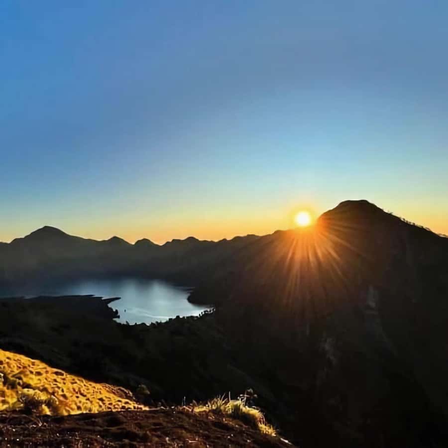 Sembalun/Senaru: Mt. Rinjani Summit 2-Day Trekking Tour - Gear checklist you’ll be glad you packed