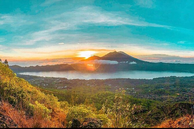 Sharing Mount Batur Sunrise Trekking Guide Pick Up and Drop Off - The uphill stretch to the summit crater (and the slippery bits)