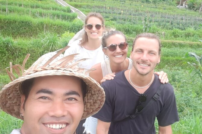 Sidemen Trekking Through Rice Terraces and Villages - Temples and Everyday Work: What You’ll Notice Beyond the Rice