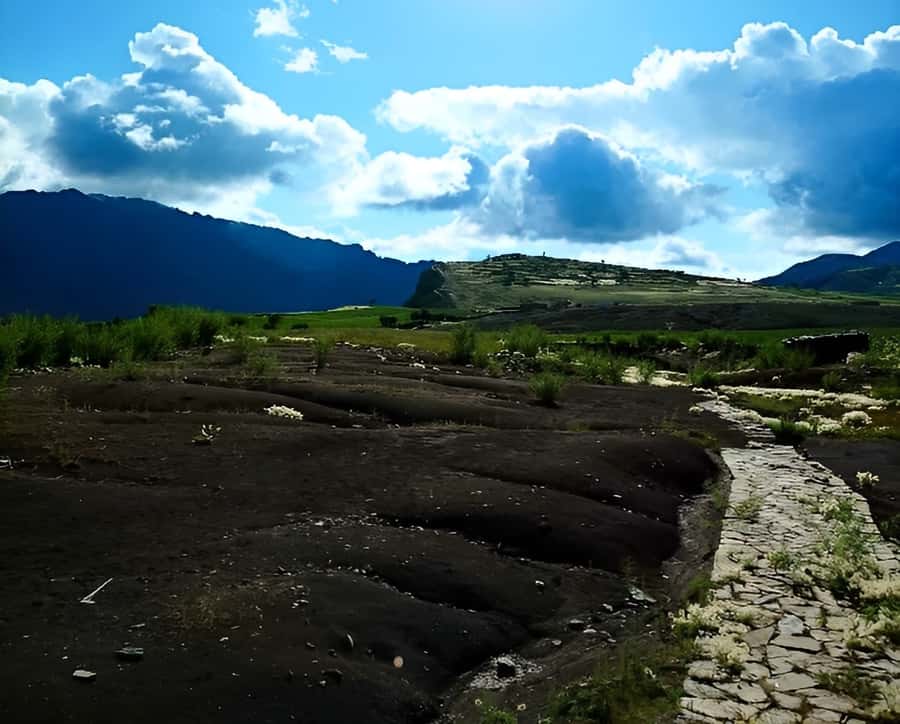 Sucre: 1-Day Trek in the Crater of Maragua and Inca Trails - Getting comfortable at 2,900 meters: what to bring and how to plan