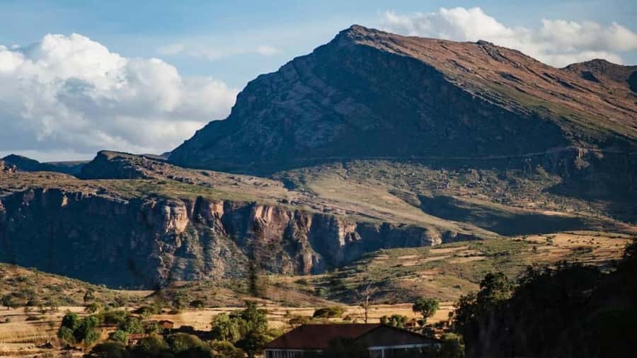 Sucre: 2 days trek in Inca Trails and the Crater de Maragua - Day 2: Exiting the Crater, Then Straight Into Niño Mayo