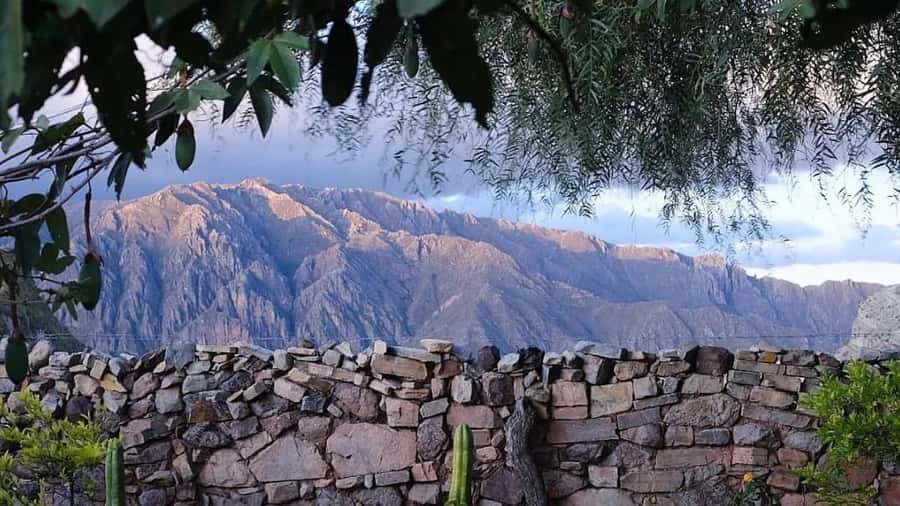 Sucre: 2 days trek in Inca Trails and the Crater de Maragua - Dinosaur Footprints + a Weaver Stop: Why Those Two Stops Matter