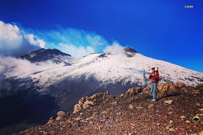 Summit Etna North 3380mt: 4x4 and trekking - The descent on scoria: fast legs, slow breaths