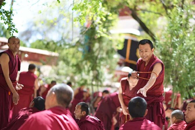 Tibet Tour 15 Days Lhasa to Kailash Trekking Small Group via EBC - The drive south: Yamdrok Yumtso, passes, and Gyantse’s Pelkor Monastery