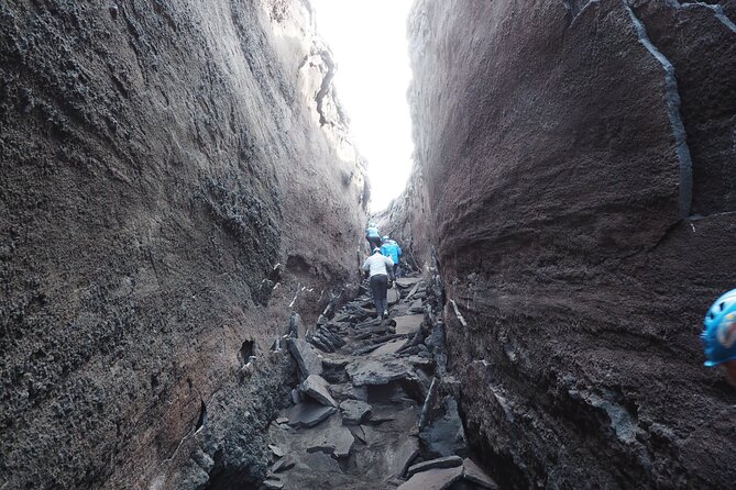 Trekking 3000 from Etna Sud with Alpine Guide - The pacing and route: what happens after you meet at Sapienza
