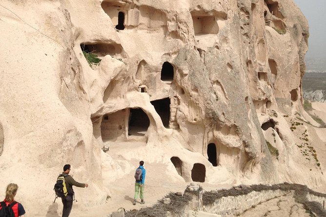 Trekking in Cappadocia (4 days) - Day 1: Red and Rose Valley to Pasabag via Cavusin (15 km)